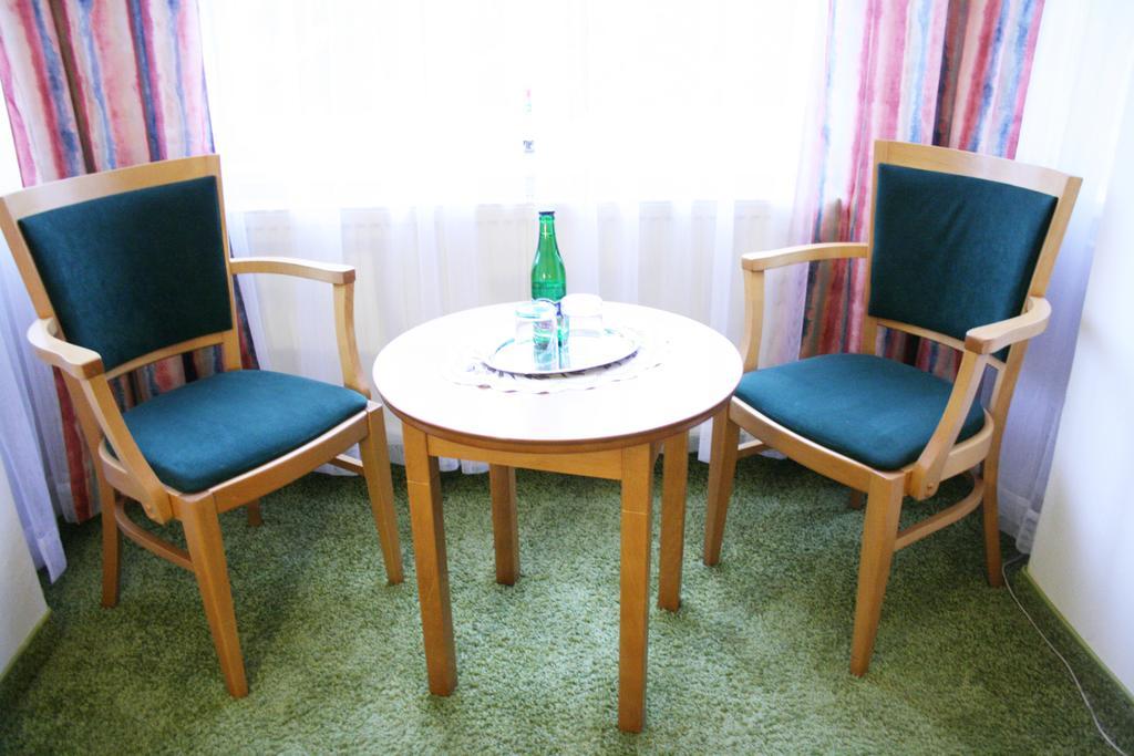 Villa Charlotte Karlsbad Zimmer foto